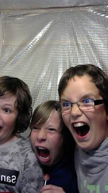 shout2015-06-13-20-32-51-028