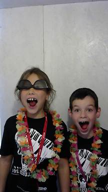 shout2015-09-19-16-50-57-475