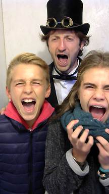 shout2015-09-19-19-47-27-182