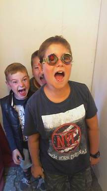 shout2016-09-04-18-03-26-801